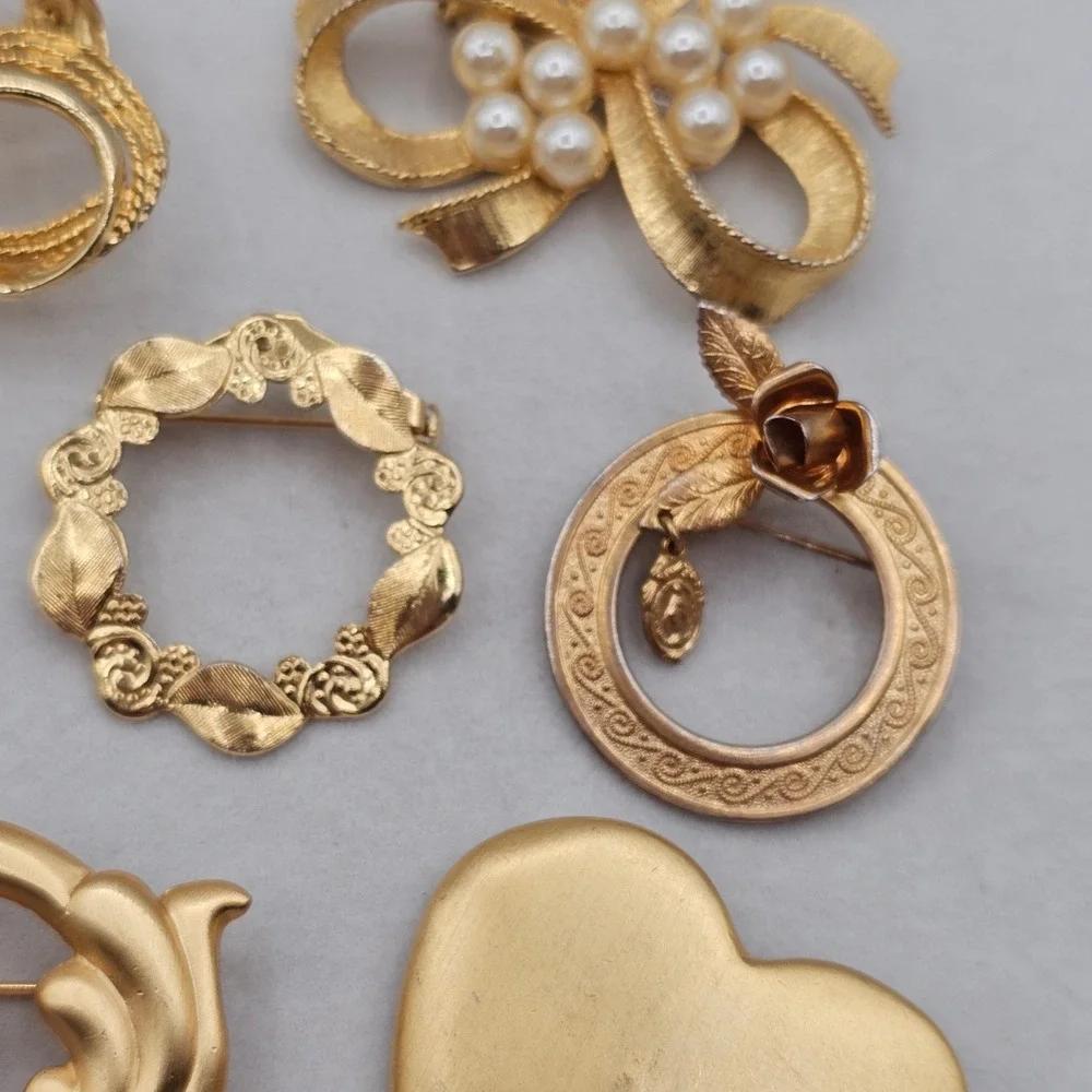 Vintage‎ Brooch Pin Lot 6pc Gold Tone Heart Bow Faux Pearl Floral Classic
